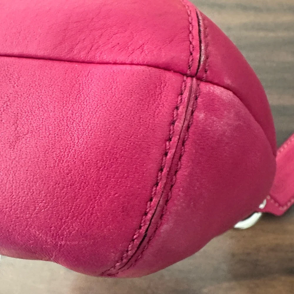 Hot Pink Vintage Y2K COACH Soho Shoulder Bag - Picture 9 of 10